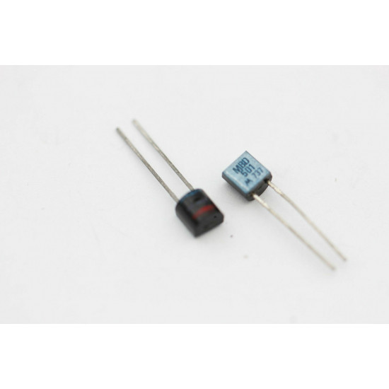 MBD501 MOTOROLA TRANSISTOR NOS( New Old Stock ) 1PC. C560CU2F100215